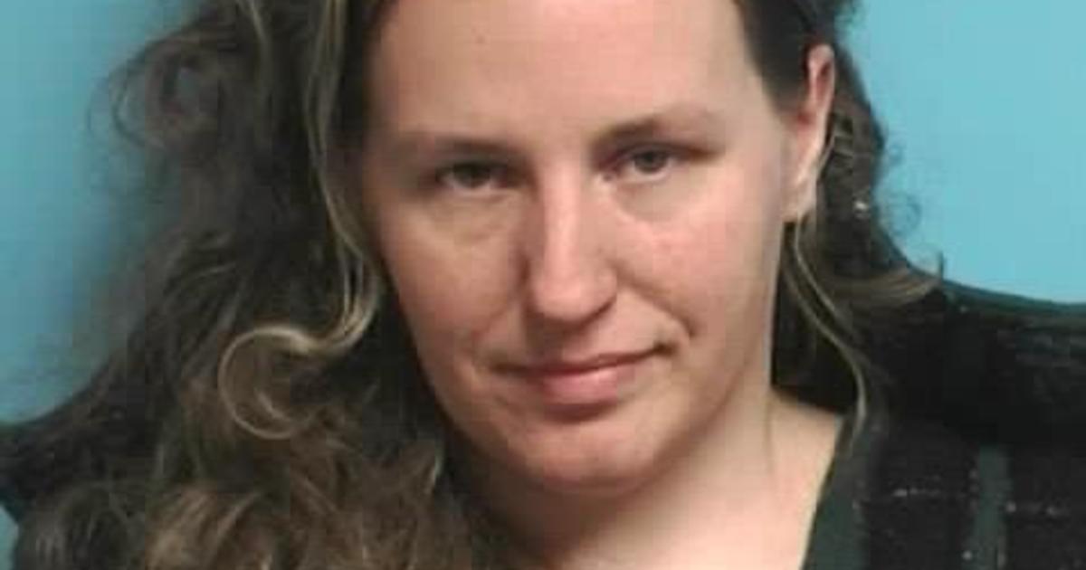 Police Mom Offered 4 Year Old Daughter To Man For Sex Cbs Detroit