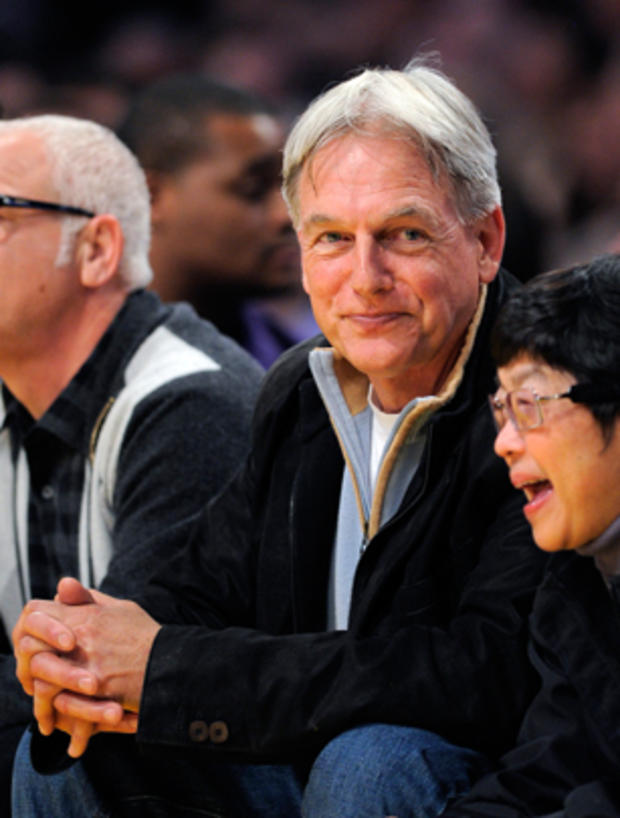 Mark Harmon looks on during the Los Angeles Lakers NBA basketball game against the New Orleans Hornets 