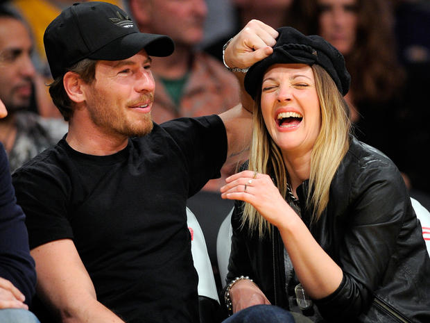 Drew Barrymore and Will Kopelman watche a game between the Lakers and Clippers. 