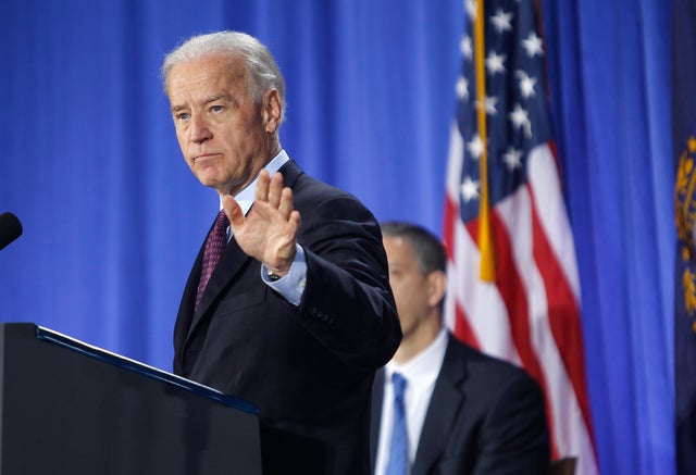 biden_AP110404033174.JPG 