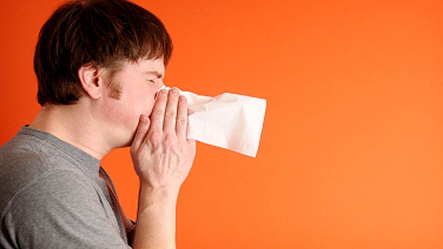blowing_nose_iStock_0000090.jpg 