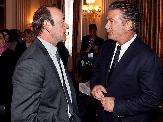 006-art--baldwin-and-spacey.gif 