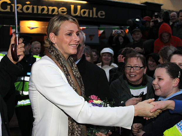 011-a-CHARLENE.gif 