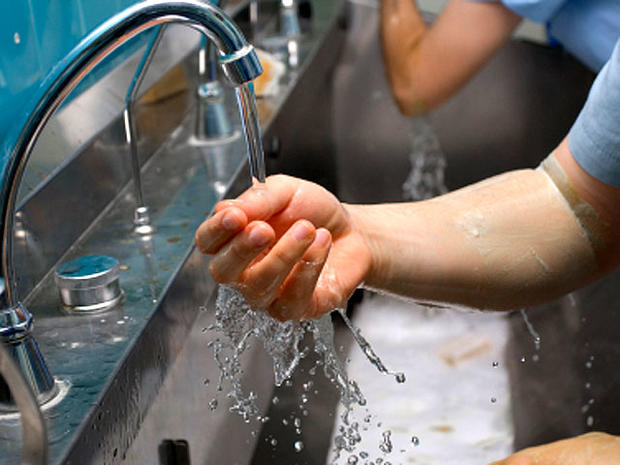 washing_hands_iStock_000013.jpg 