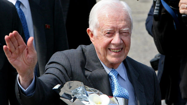 Jimmy Carter arrives in North Korea 