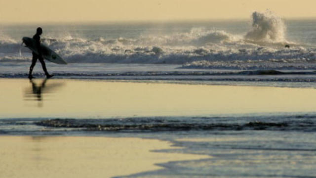 surfer-at-ocean-beach.jpg 