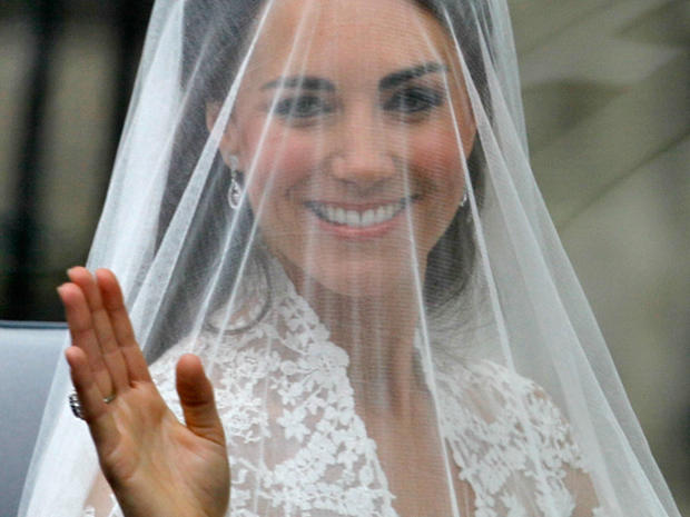 Kate Middleton arrives at Westminster Abbey 