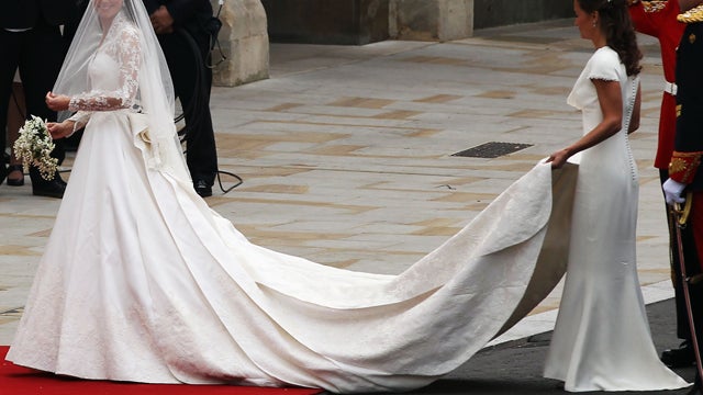 Catherine Middleton arrives to attend the Royal Wedding 