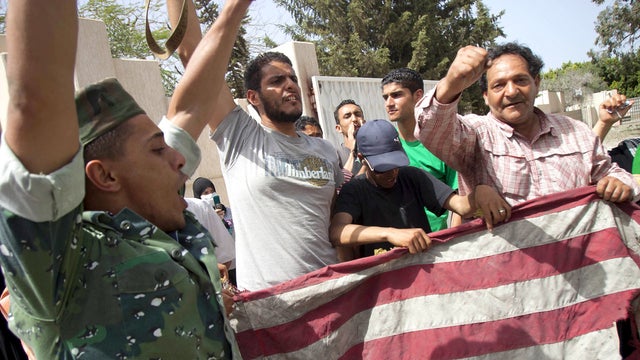 Angry mobs in Tripoli 