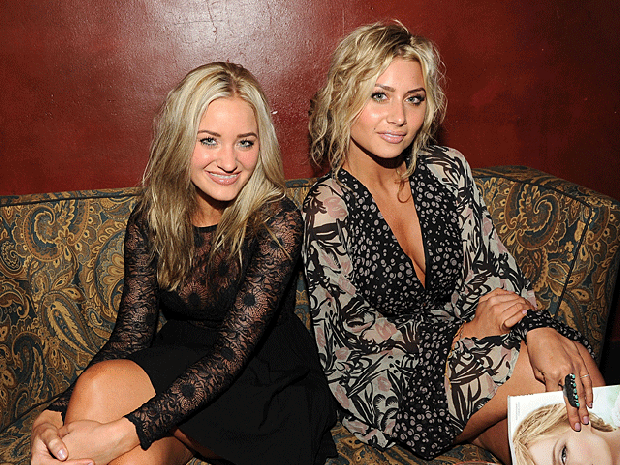 010-aly-and-aj.gif 