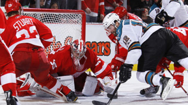 sharks_red_wings_playoffs_113821757.jpg 