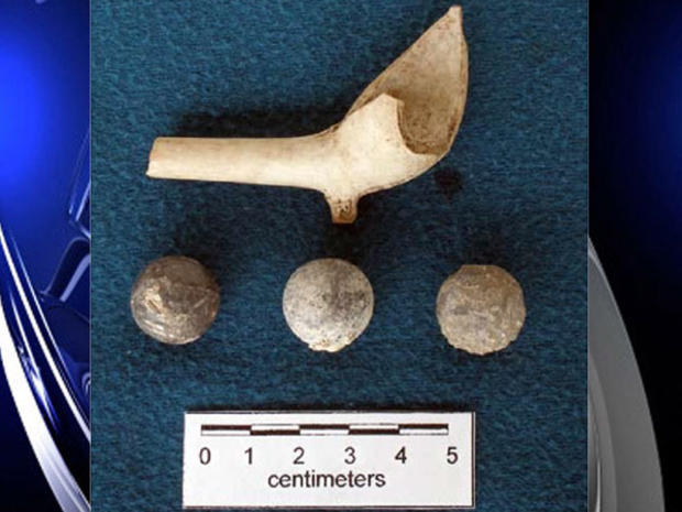 kaolin-pipe-and-lead-musket-balls1.jpg 