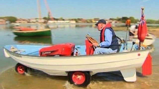 LawnMowerBoat_1.jpg 