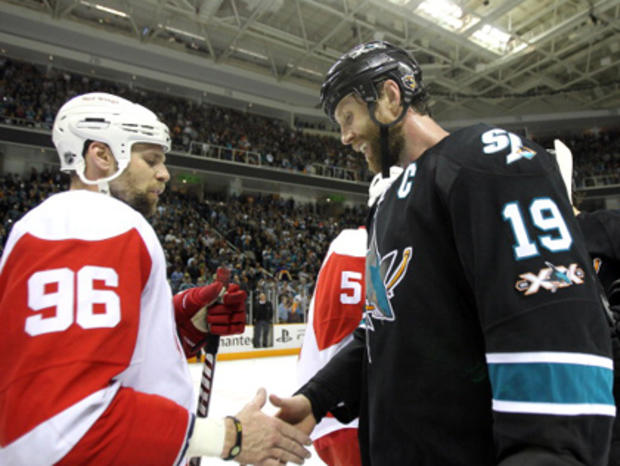 sharks_red_wings_playoffs_114134547.jpg 