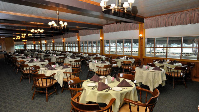 lobster-house-indoor-dining.jpg 