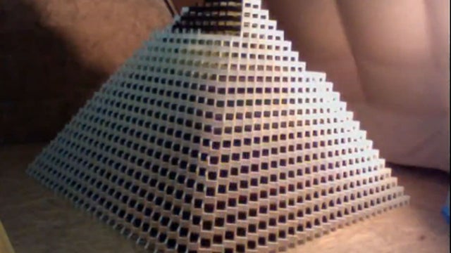domino pyramid 