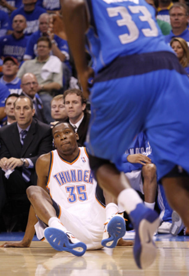 Kevin Durant lays on the ground 