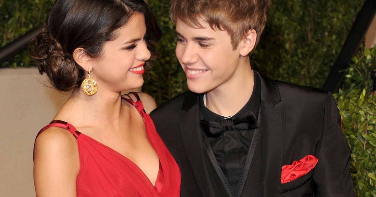 Justin Bieber and Selena Gomez kiss at Billboard Music Awards CBS News