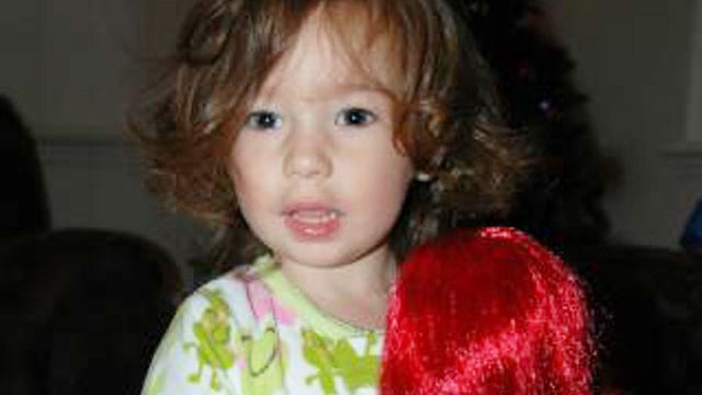 2-year-old found dead after mom found walking naked along Calif. highway 