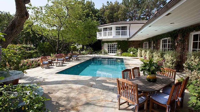 home-pool.jpg 