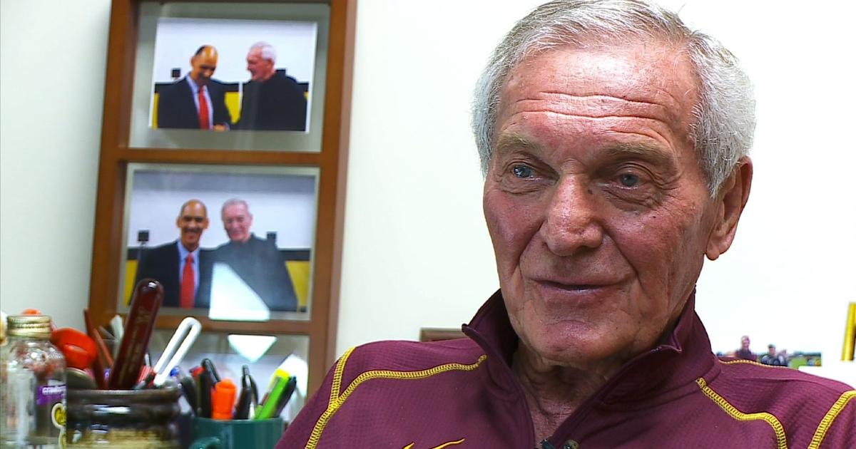 Griak Recalls His Time In WWII, Before Gopher Track CBS Minnesota
