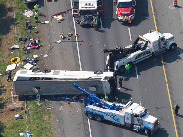 bus_crash_highway_010.jpg 