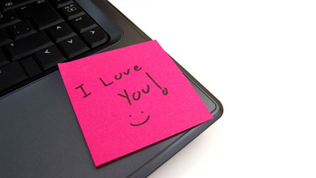 Hidden app helps arrest MacBook thief, victim reunites with his laptop 