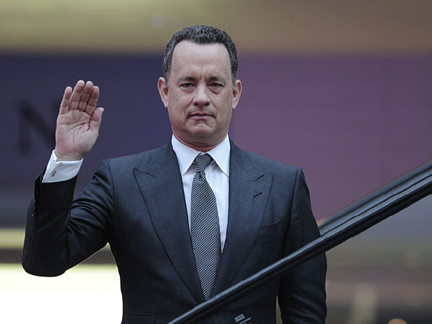 007-hanks--waves.gif 