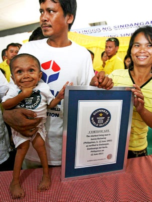 Meet world's shortest man, Junrey Balawing