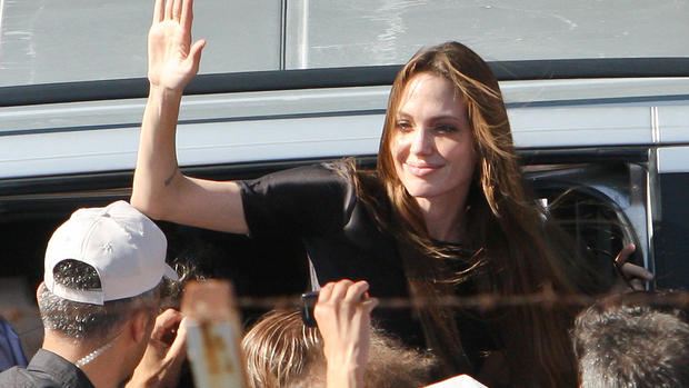 Angelina Jolie visits Syrian refugees 