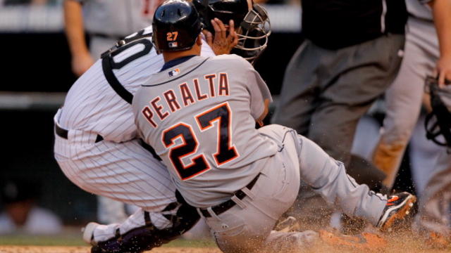 tigers-peralta-out-getty.jpg 