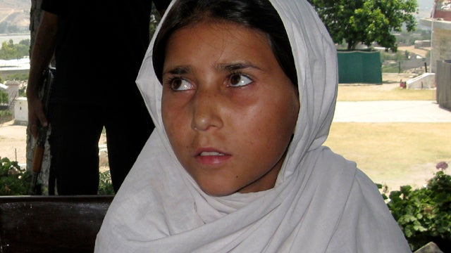 pakistani_schoolgirl_AP110620010428_fullwidth.jpg 
