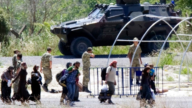 syria_turkey_border_AP110623018766_fullwidth.jpg 