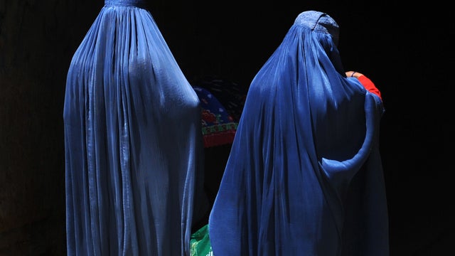 Burqa_t114989670.jpg 