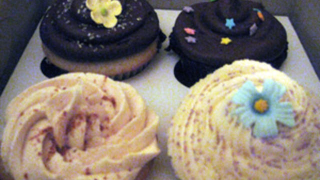 short-and-sweet_cupcakes_credit-andrew-dominick.jpg 