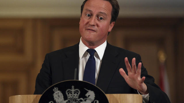 Does hacking scandal threaten Cameron's future? - CBS News