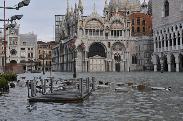 Piazza San Marco under water 