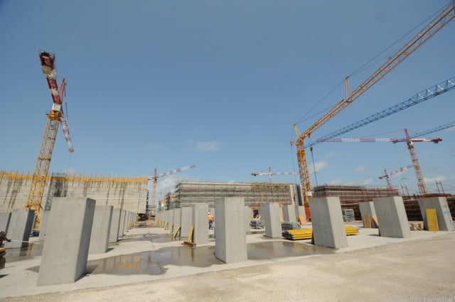 Pillars for the next caisson