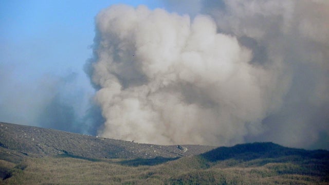 Mount Lokon erupts 