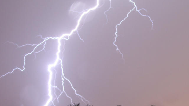 westminster-lightning-from-jj-on-twitter12.jpg 