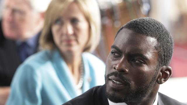 michael_vick_AP110719129535.JPG 