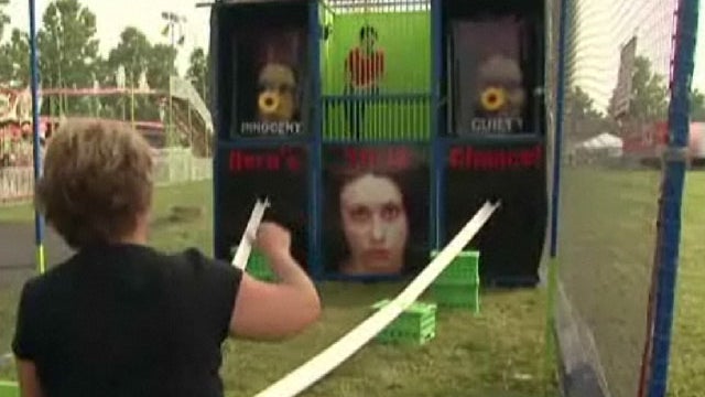CaseyAnthonydunkingbooth.jpg 
