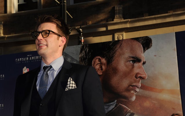 Chris Evans premieres as "Captain America" (Pictures) - CBS News