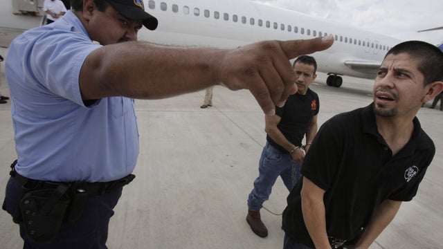 deportation_tAP100525048763.jpg 