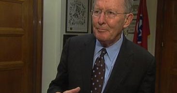 Lamar Alexander to resign from Senate leadership position - CBS News