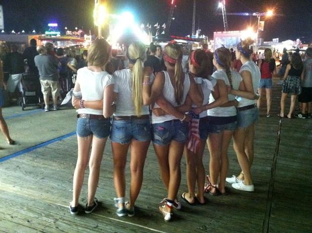 from-corinne-hanna-of-philly-watching-the-fireworks-with-my-best-friends-on-wildwoods-boardwalk-on-4th-of-july.jpg 