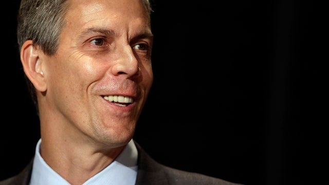 arne_duncan_103340972.JPG 