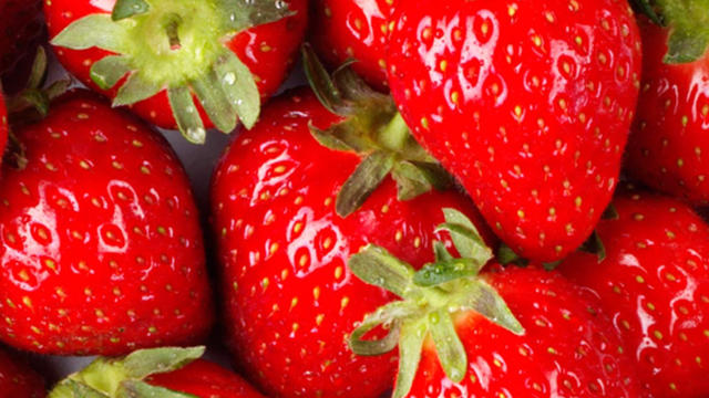 woman, diet, strawberries, stock, 4x3 