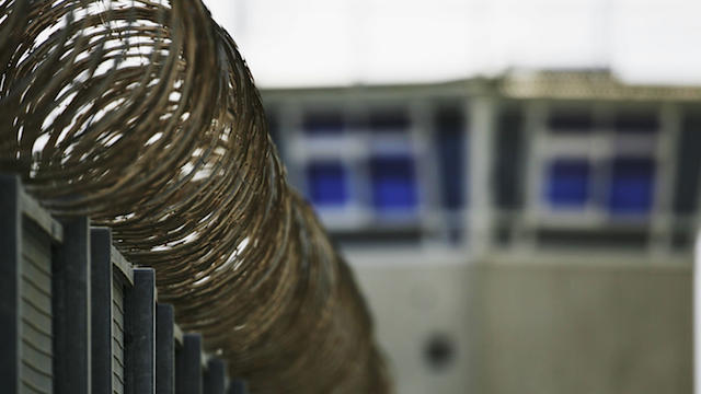 barbed-wire_74191262.jpg 