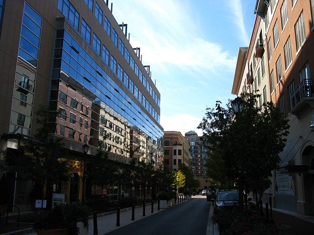 Top 10 cities for finding nerds to date 